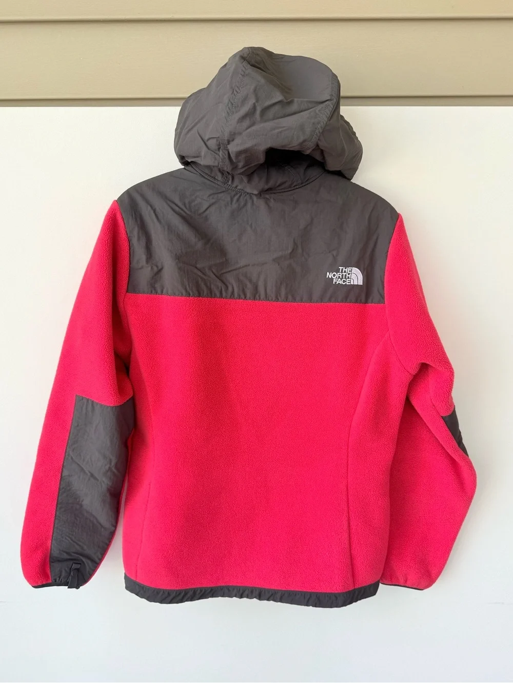 The North Face Women's Denali Hooded Fleece Jacket in pink and gray size medium